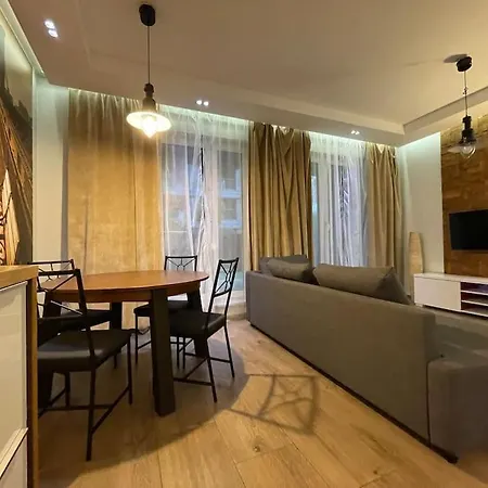 Riverside Apartament *